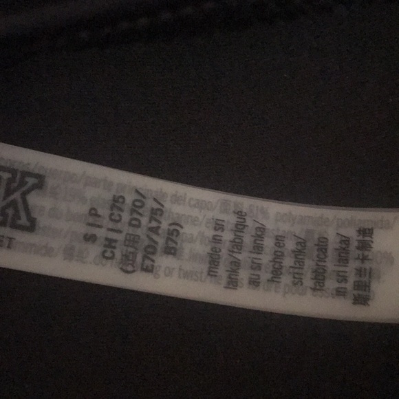 Never been worn vs pink black bathing suit size small - Picture 4 of 4